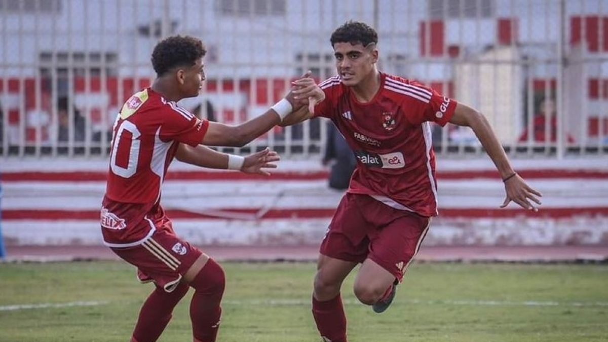 خاص| أزمة مهاجم شباب الأهلي تتصاعد.. عروض أوروبية للرحيل وضغوطات الزمالك  لحسم الصفقة | كورابيا