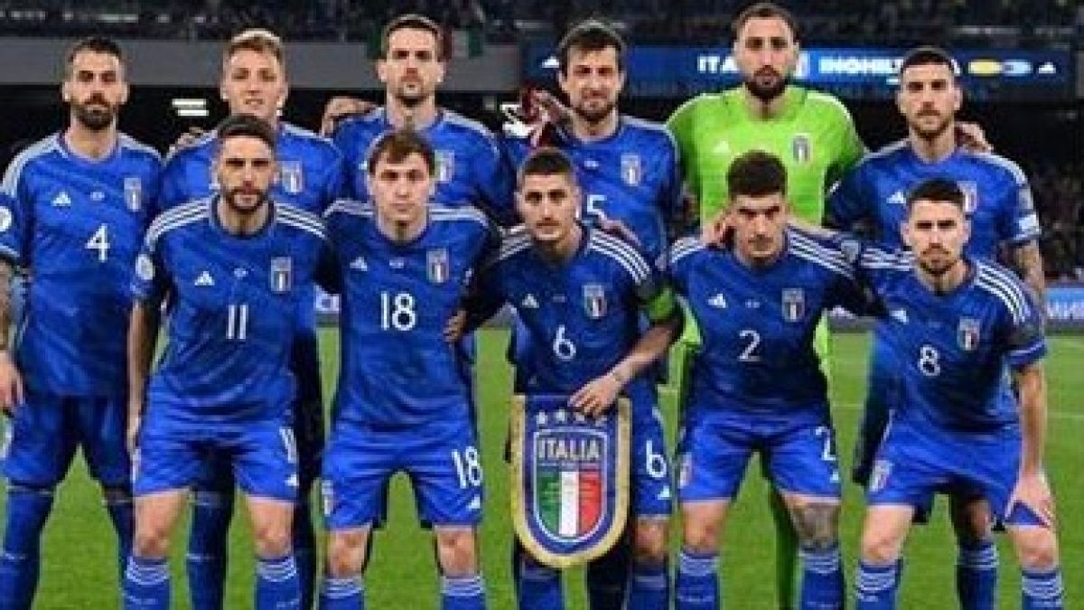 إيطاليا