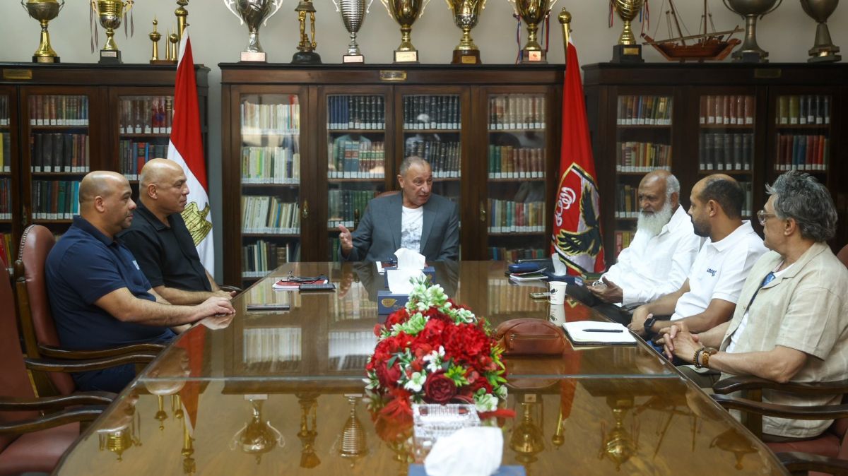اجتماع الخطيب ولجنة التخطيط بعماد النحاس