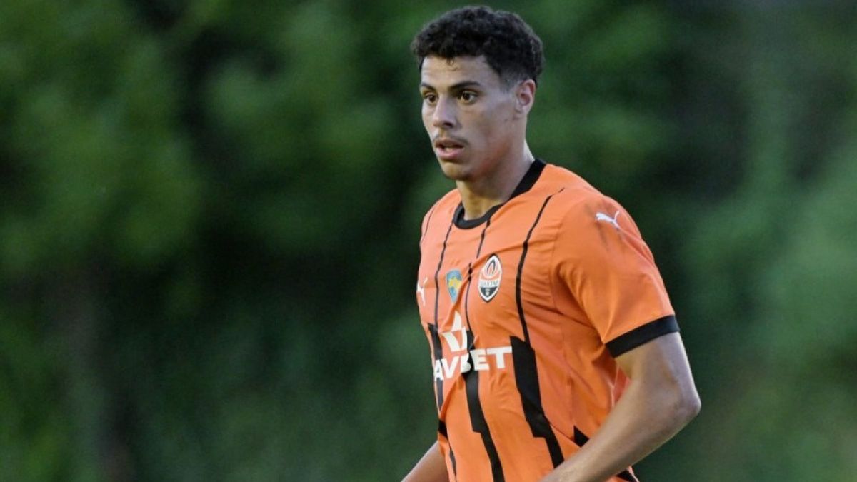 التونسي علاء غرام لاعب شختار الأوكراني