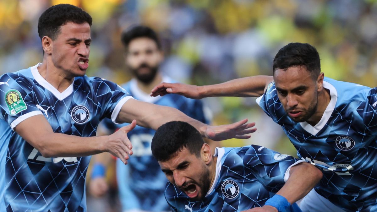 بيراميدز وصن داونز