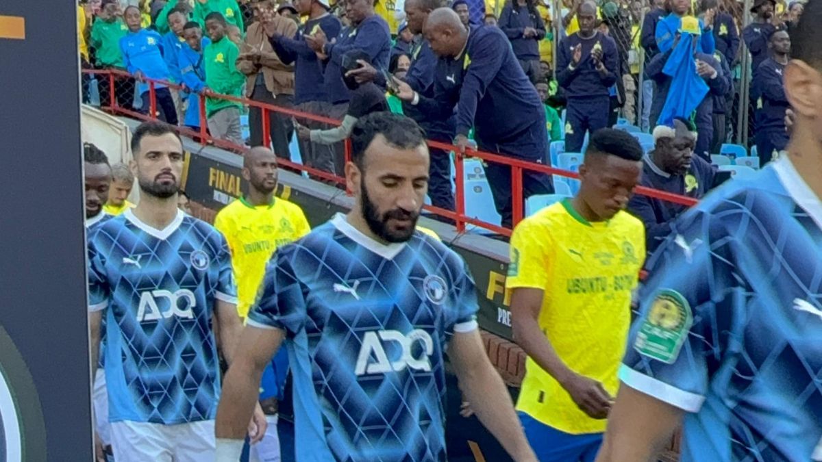بيراميدز وصن داونز