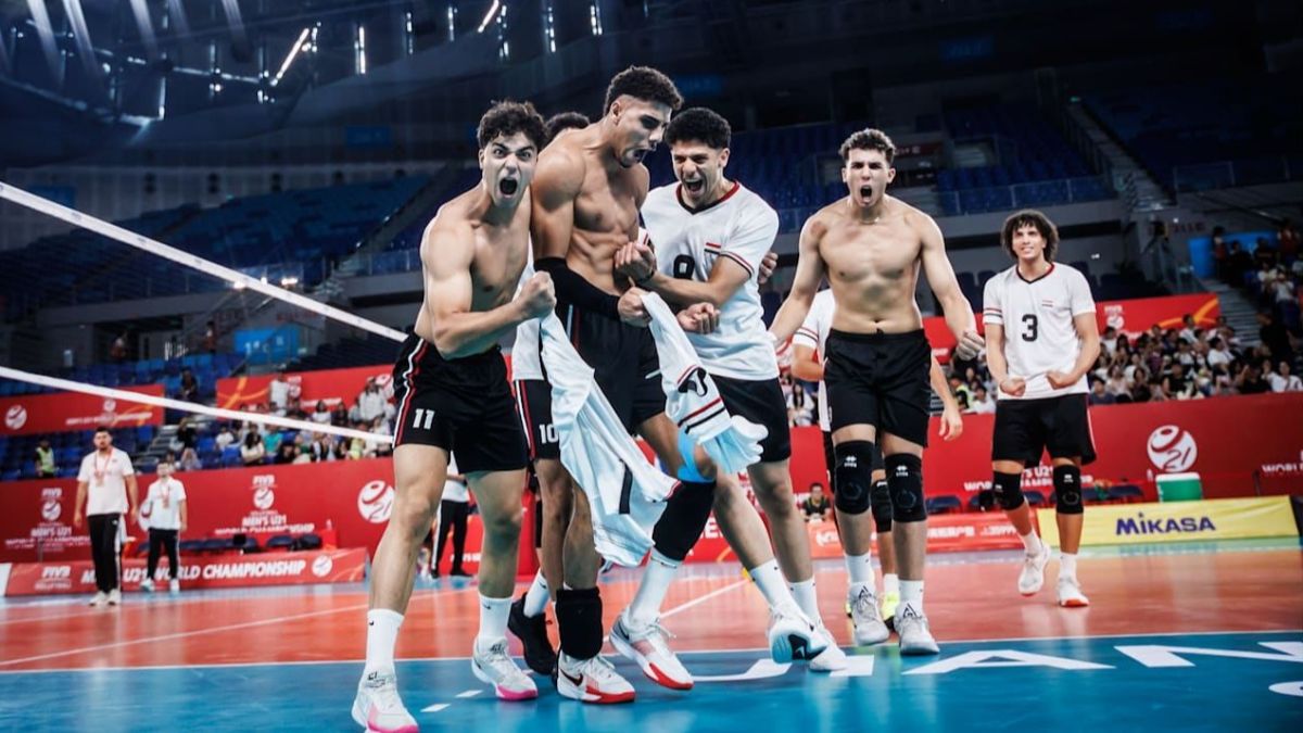 منتخب مصر للناشئين الطائرة