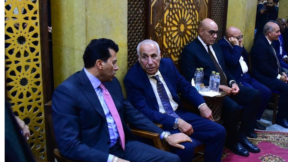 وزير الرياضة ولبيب