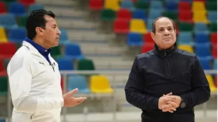 الرئيس عبدالفتاح السيسي وأشرف صبحي وزير