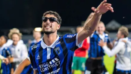 مهاجم الأهلي وسام ابو علي