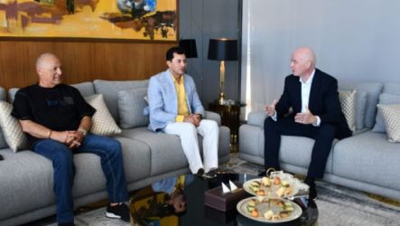 إنفانتينو مع أشرف صبحي وأبو ريدة