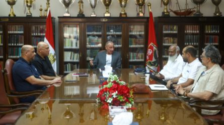اجتماع الخطيب ولجنة التخطيط بعماد النحاس