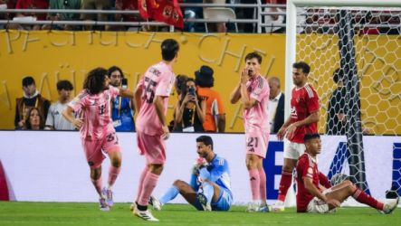 الاهلي وانتر ميامي .. محمد الشناوي الاهلي وانتر ميامي .. محمد الشناوي