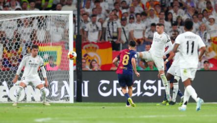 برشلونة وريال مدريد برشلونة وريال مدريد