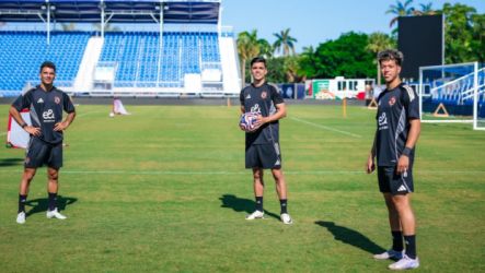 زيزو وإمام وبن شرقي الأهلي