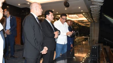 وزير الرياضة  يتفقد ستاد القاهرة