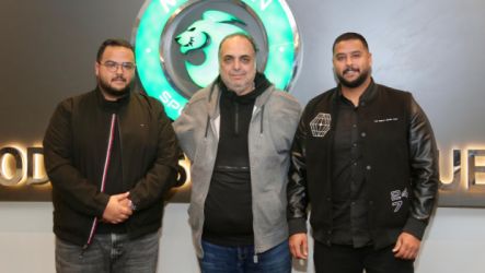 وليد دعبس مع أشقاء أحمد رفعت