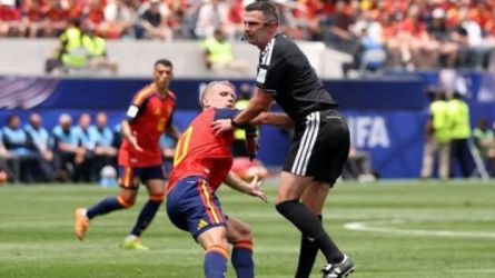 حكم مباراة إسبانيا وبلجيكا