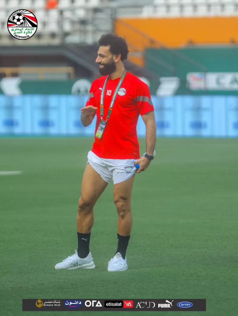 محمد صلاح يتفقد ملعب فيليكس