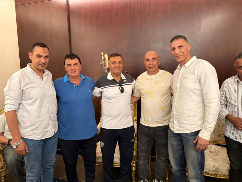 حسام حسن مع لاعبو المحلة القدامى حسام حسن مع لاعبو المحلة القدامى